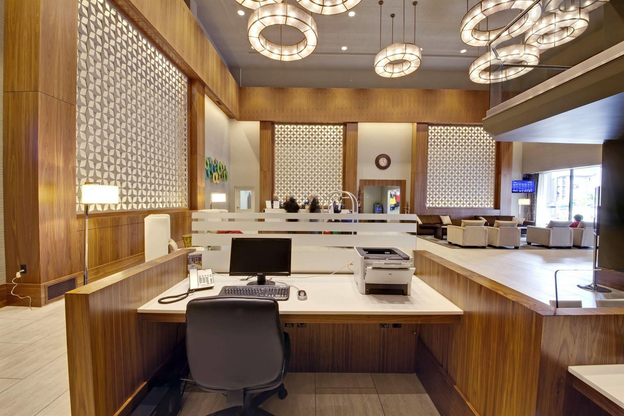 Hotel Coast & Conference Centre 4*