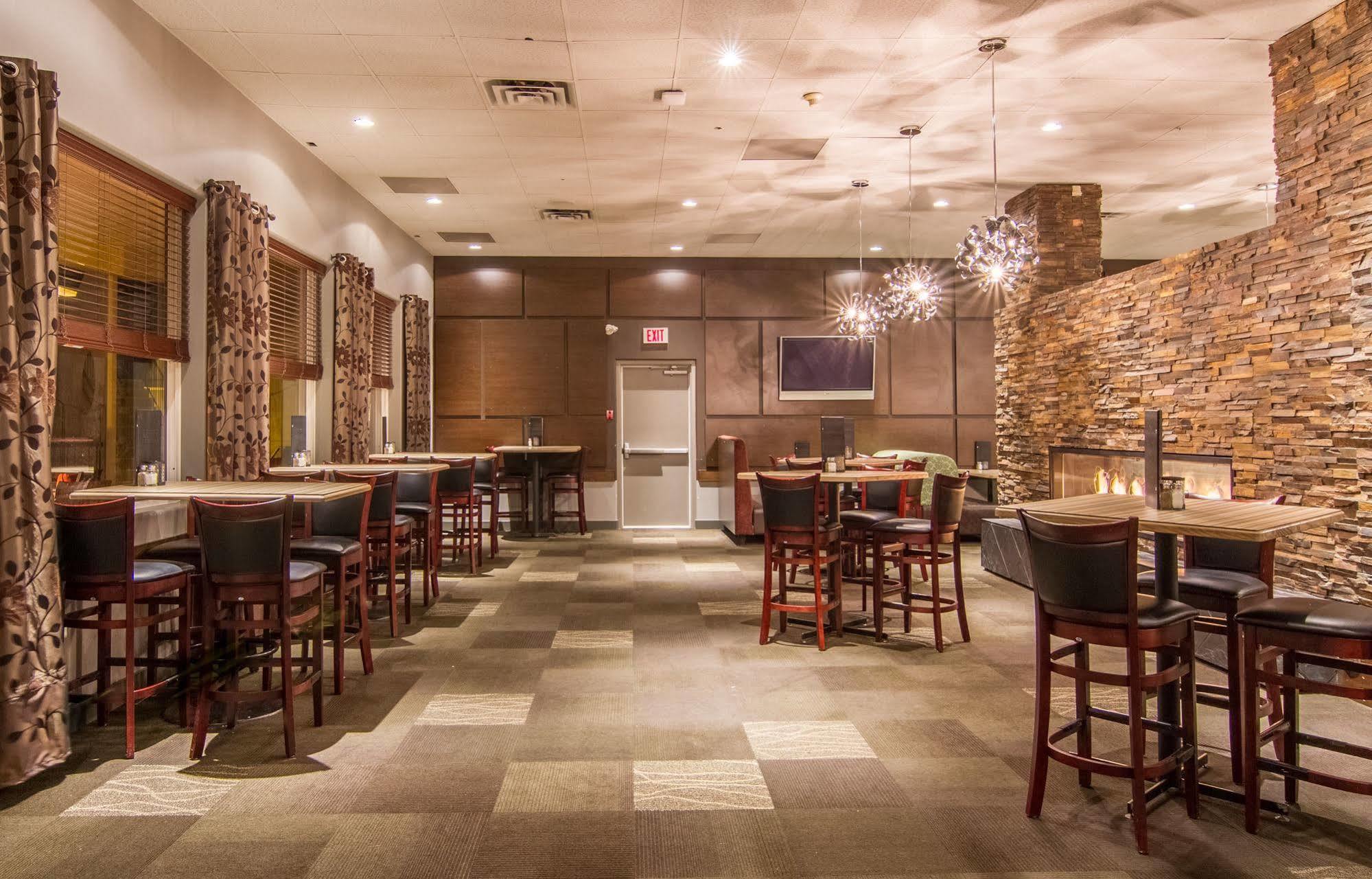 Hotel Coast & Conference Centre 4*